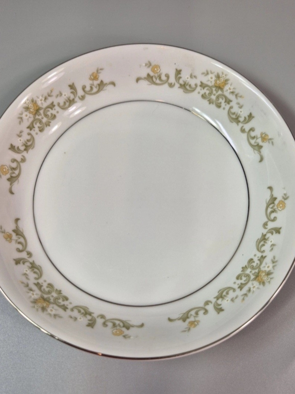 Towne House Fine China Japan One Bowl 7" ⁶/⁸ White Silver Rim Pre Loved. ¹